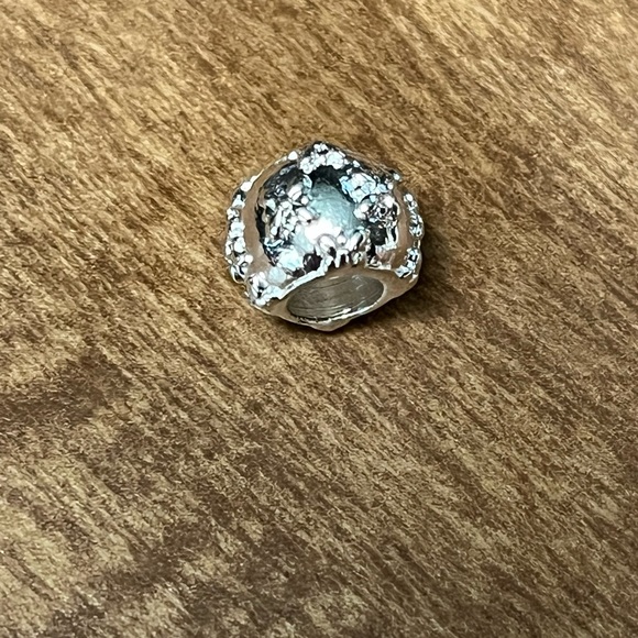 Silver charm - Picture 4 of 4